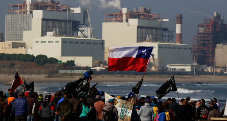 organizaciones de Quintero-Puchuncaví se manifiestan contra desaladora