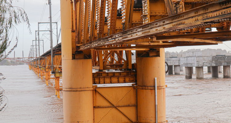 paso trenes Puente Ferroviario
