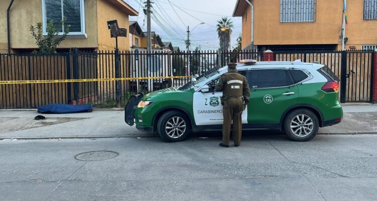 Pelea con armas blancas en plena vía pública termina con un hombre asesinado en Maipú