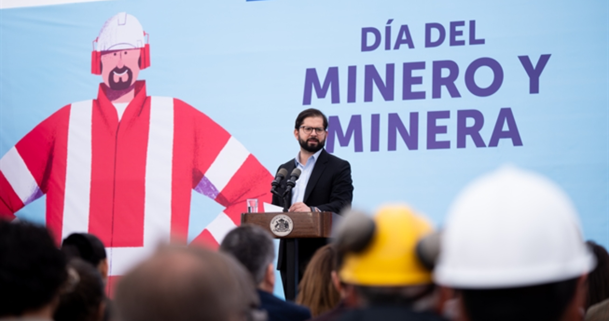 Boric reitera que no concesionará el litio y que privados tendrán rol atado a la Estrategia Nacional