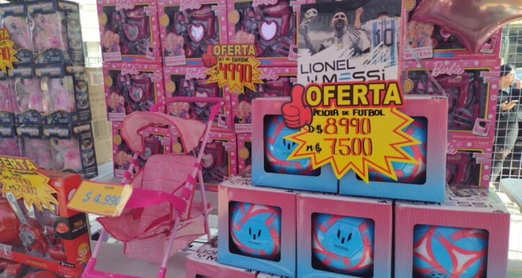 Con tres detenidos termina procedimiento por falsificación de juguetes en Barrio Meiggs