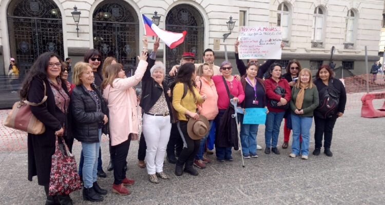 Protesta en municipio de Santiago: piden extender la conversación del posible renombramiento de calles