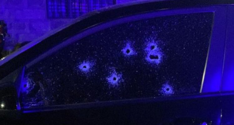Balean a conductor en el exterior de su casa en Quilicura