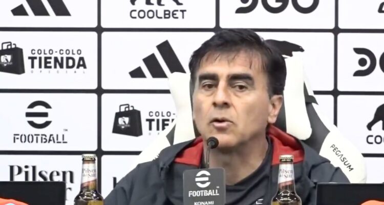 Quinteros lamenta jugar sin público ante la UC y se queja de la cancha del Santa Laura