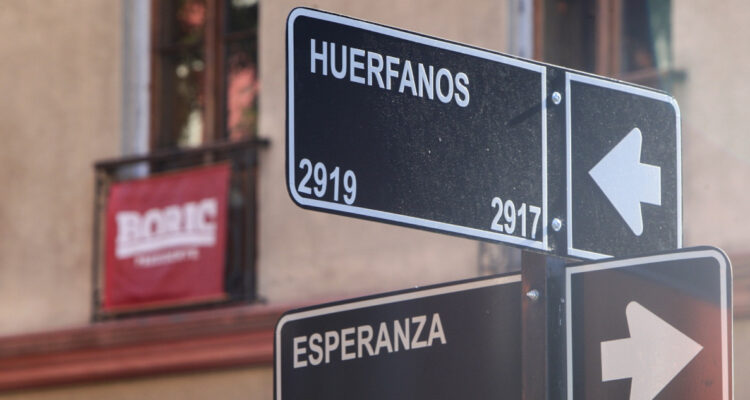 Este miércoles se define si Santiago cambiará nombre de calles por los 50 años del golpe de Estado