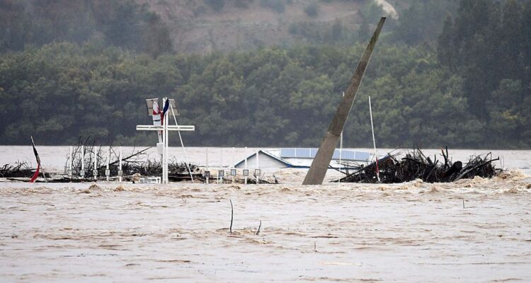 Sistema frontal deja a casi el 70% de la población de Constitución sin agua potable