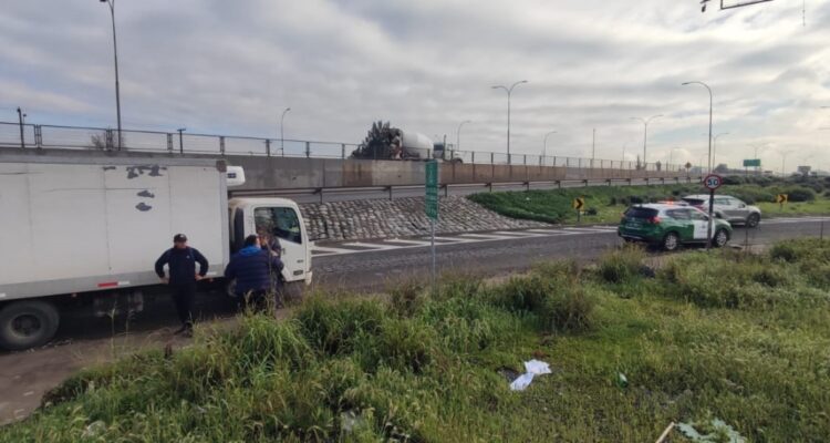 Delincuentes balean a conductor para robar un camión con carne en La Cisterna