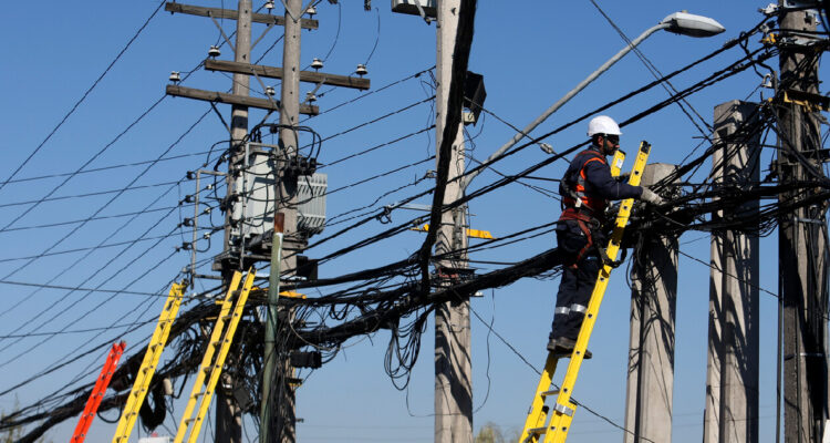 retiro de cables del tendido eléctrico
