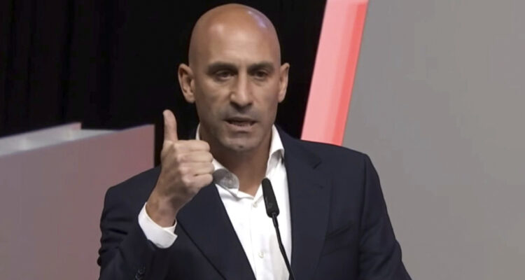 Rubiales se niega a renunciar