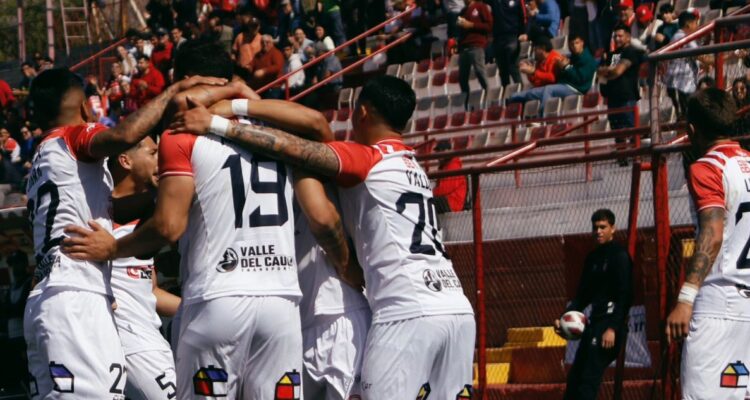 San Felipe goleó a Rangers y alcanza al líder Antofagasta en Primera B