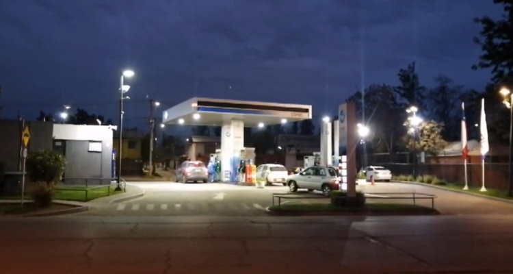 Motociclista balea a trabajador de servicentro en Conchalí para no pagar la bencina