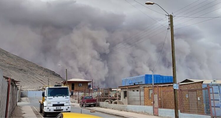 Autoridad decreta alerta temprana por posibles tormentas de arena para Región de Antofagasta