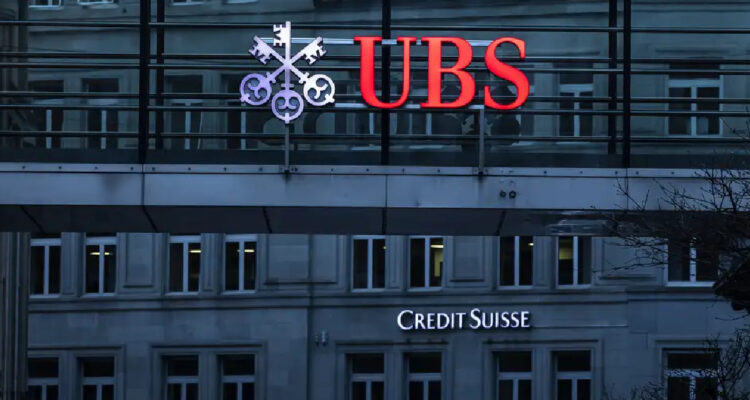 Logo de UBS y Credit Suisse