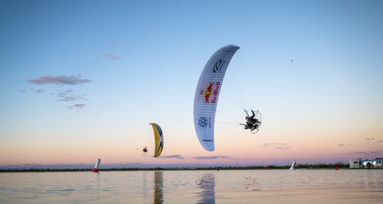 Víctor Bicho Carrera se ilusiona en Mundial de Parapente Acrobático
