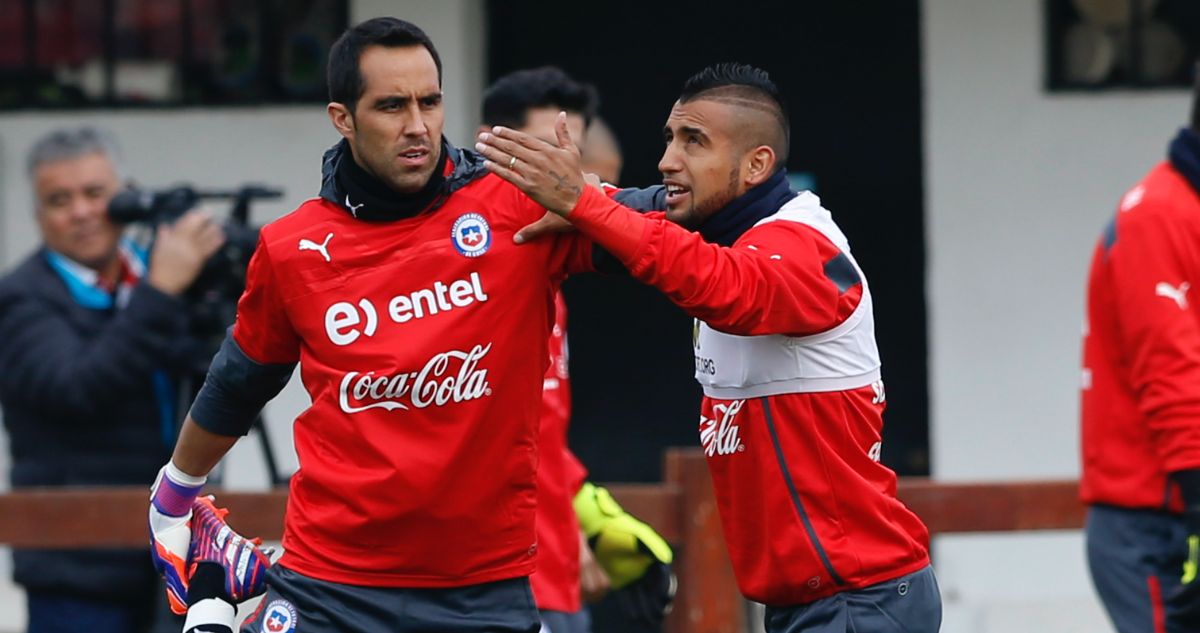 El ‘cariñito’ de Vidal a Bravo: el ‘King’ sorprendió al elegir a los mejores arqueros de la historia