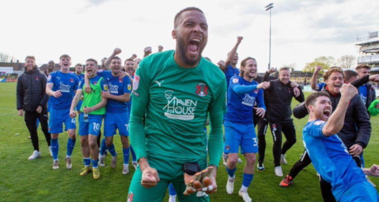 Lawrence Vigouroux aparece en el equipo ideal de la EFL.