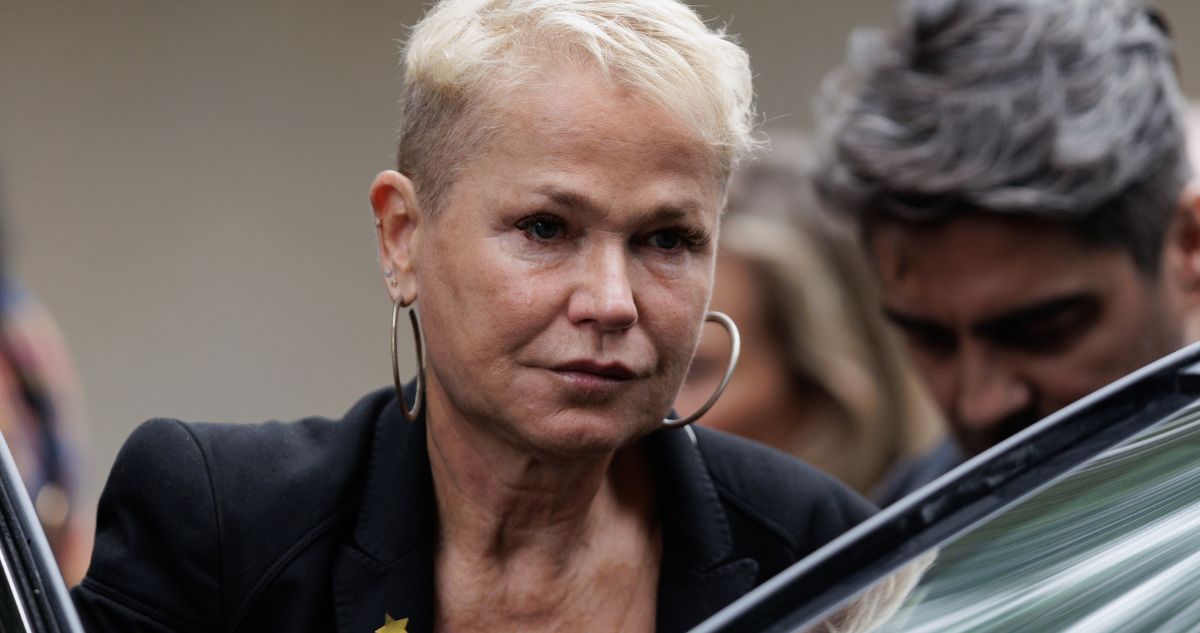La artista brasileña Xuxa, reveló recientemente que se arrepiente por imponer estándares de belleza y “traumar” a niños con su show.