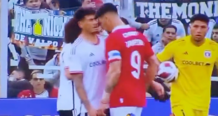 Fernando Zampedri es tendencia por su intento de cabezazo en contra de Saldivia.