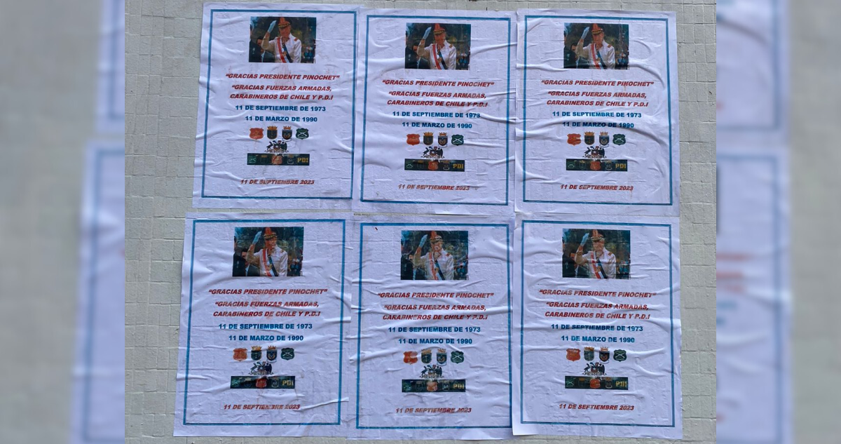 Afiches afuera de la Municipalidad de Valdivia