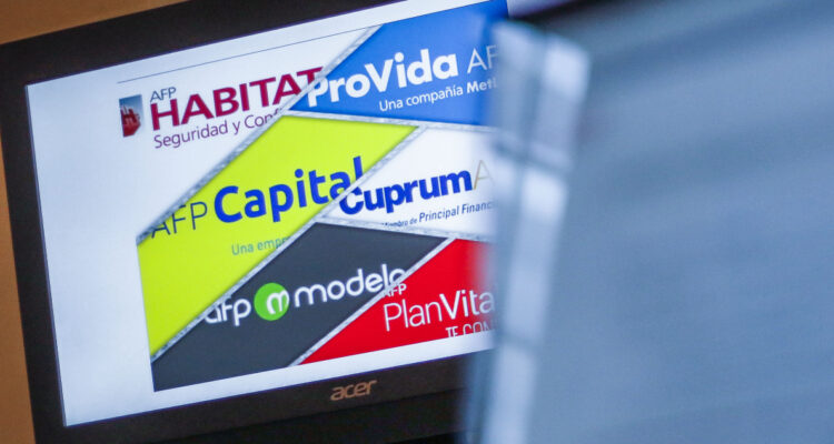 Sólo un multifondo de pensiones se estaría salvando en septiembre: todo el resto anota pérdidas