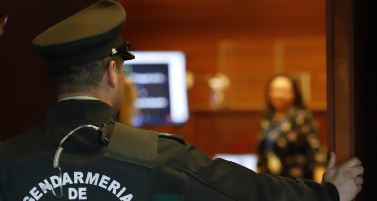 Indagan supuesto “plan de ataque” de delincuentes extranjeros contra jueces y fiscales de Santiago