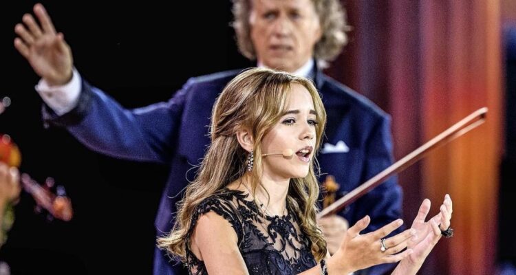 André Rieu acompañó a Emma Kok en un show