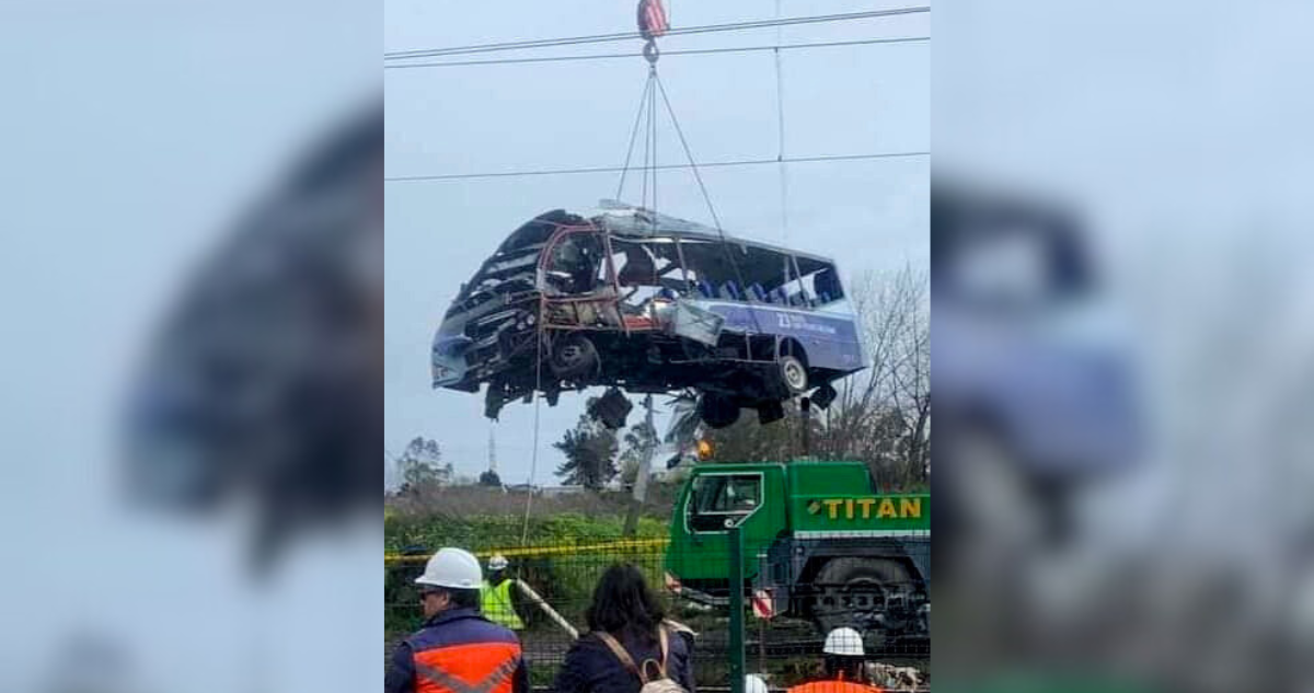 Suspenden control de detención de chofer de microbús que colisionó con Biotren: tendrán que operarlo