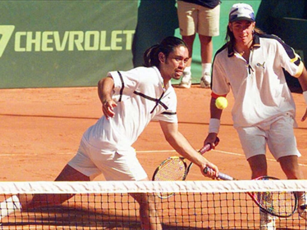 Chino Ríos y Nicolás Massú en la Copa Davis 1998.