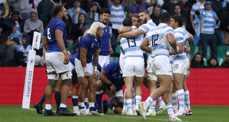 Los Pumas sobreviven a Samoa y se encaminan a los cuartos de final del Mundial de Rugby.