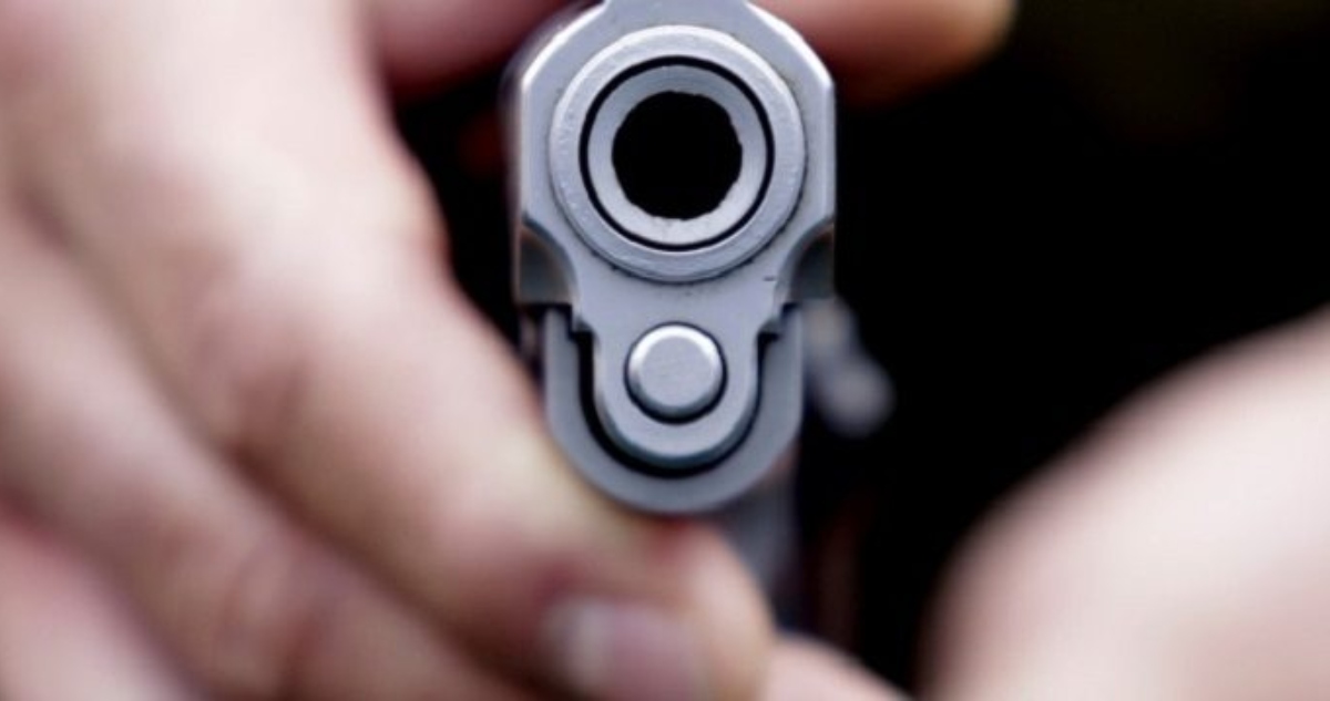 Hombre es baleado en las piernas en Los Ángeles