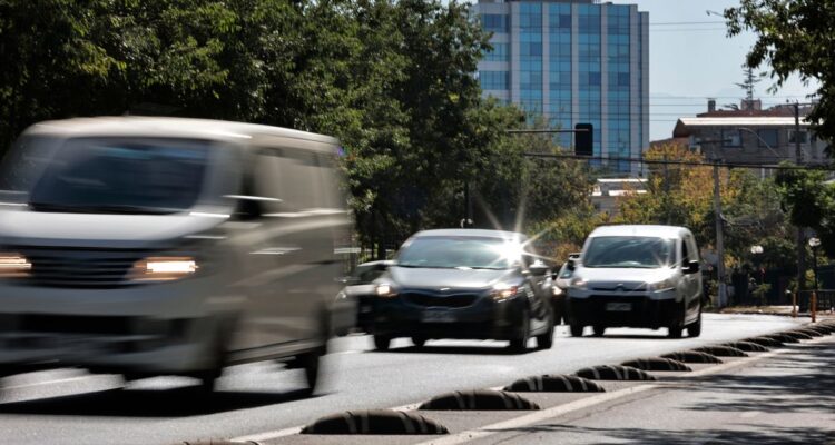 Estudio revela que 3 de cada 5 chilenos observan “mucha agresividad” en conductores y peatones