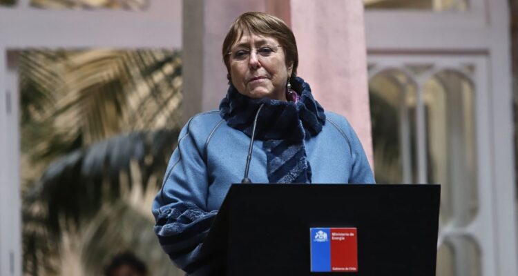 Michelle Bachelet advierte que “podemos volver a fallar” en tarea de redactar una nueva Constitución