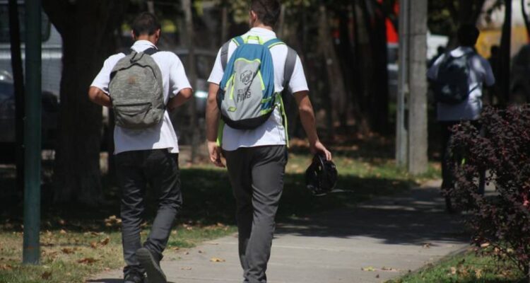 El Bono de Graduación de Enseñanza Media se entrega hasta los 24 años