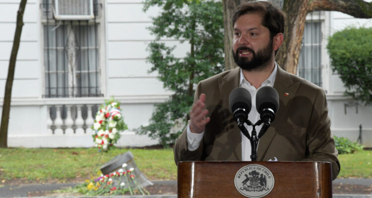 Presidente Boric entregó medallas a cuatro organizaciones de EEUU en recuerdo de los 50 años del Golpe