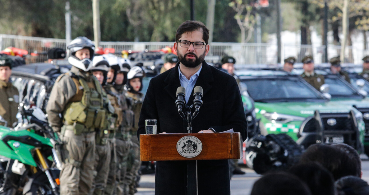 Presidente Boric defiende reputación de Carabineros ante insultos del dictador de Nicaragua