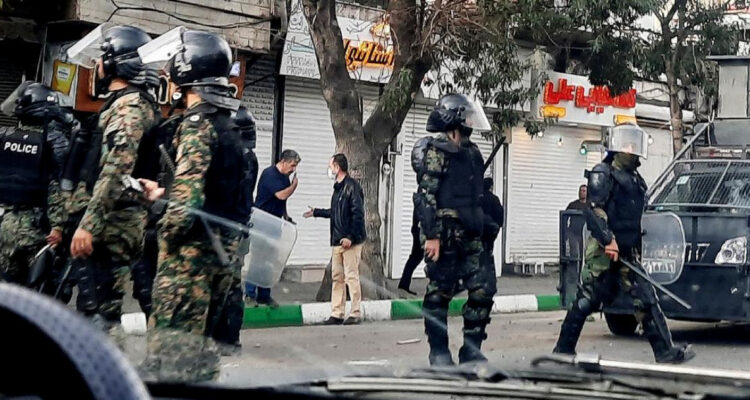 Cadena de asesinatos: Irán frustra complot para matar a importantes clérigos, jueces y militares