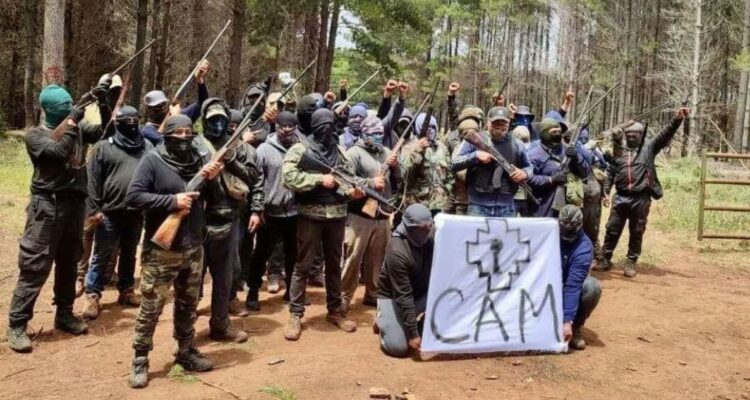 Parlamentarios piden “respuesta firme” del Estado ante advertencia de la CAM por Ley de Usurpaciones