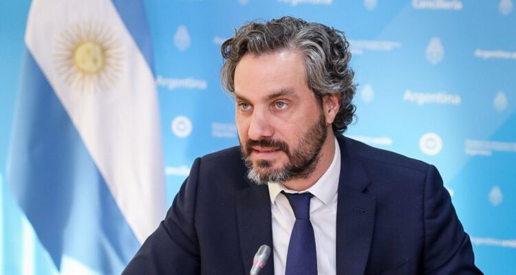 Gobierno argentina contra oposición por fallo por expropiar petrolera