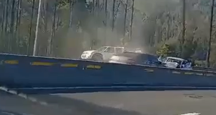 Arresto domiciliario nocturno para sujeto ebrio que condujo contra el tránsito y colisionó otro auto