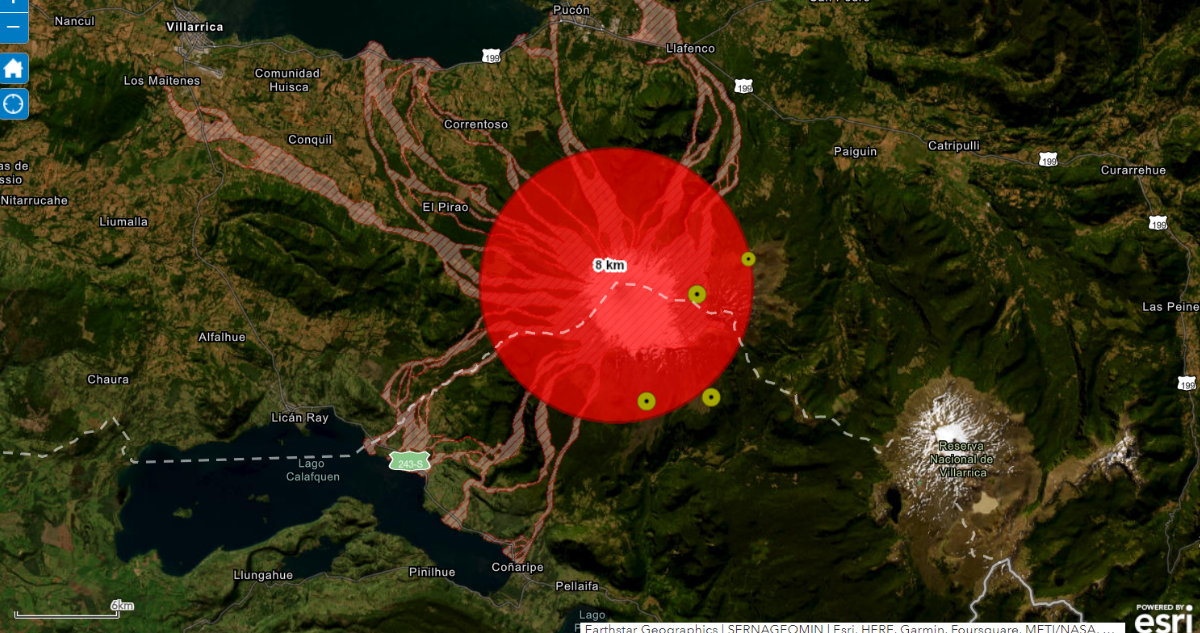 Sobrevuelo muestra actividad del Volcán Villarrica tras alerta naranja: dos comunas cancelaron clases