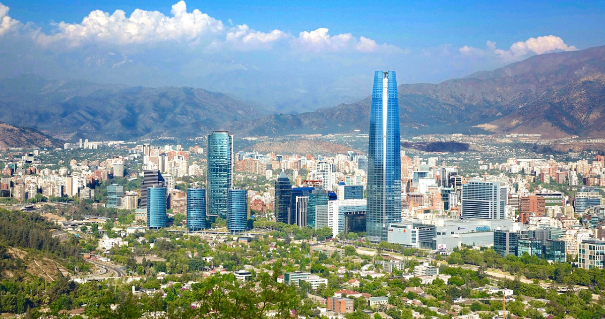Sin crecimiento del PIB y con inflación que cede lento: Estas son las últimas proyecciones para Chile
