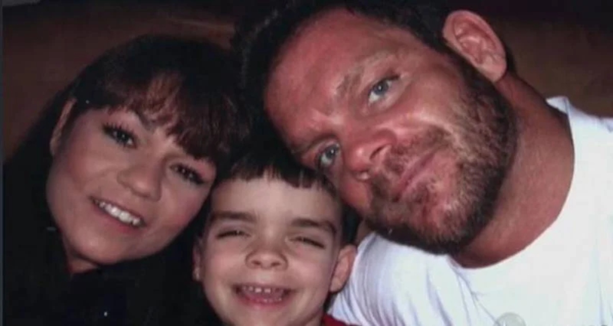 Chris Benoit junto a su esposa e hijo