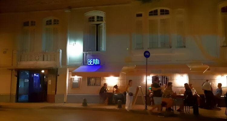 Tradicional bar de Barrio Lastarria cierra sus puertas tras 38 años de funcionamiento