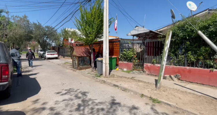 Mujer muere tras operación de implantes mamarios en Puente Alto: falso doctor la atendió a domicilio