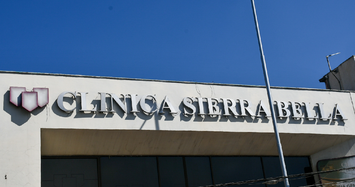 Agencia Uno | Frontis Clínica Sierra Bella.