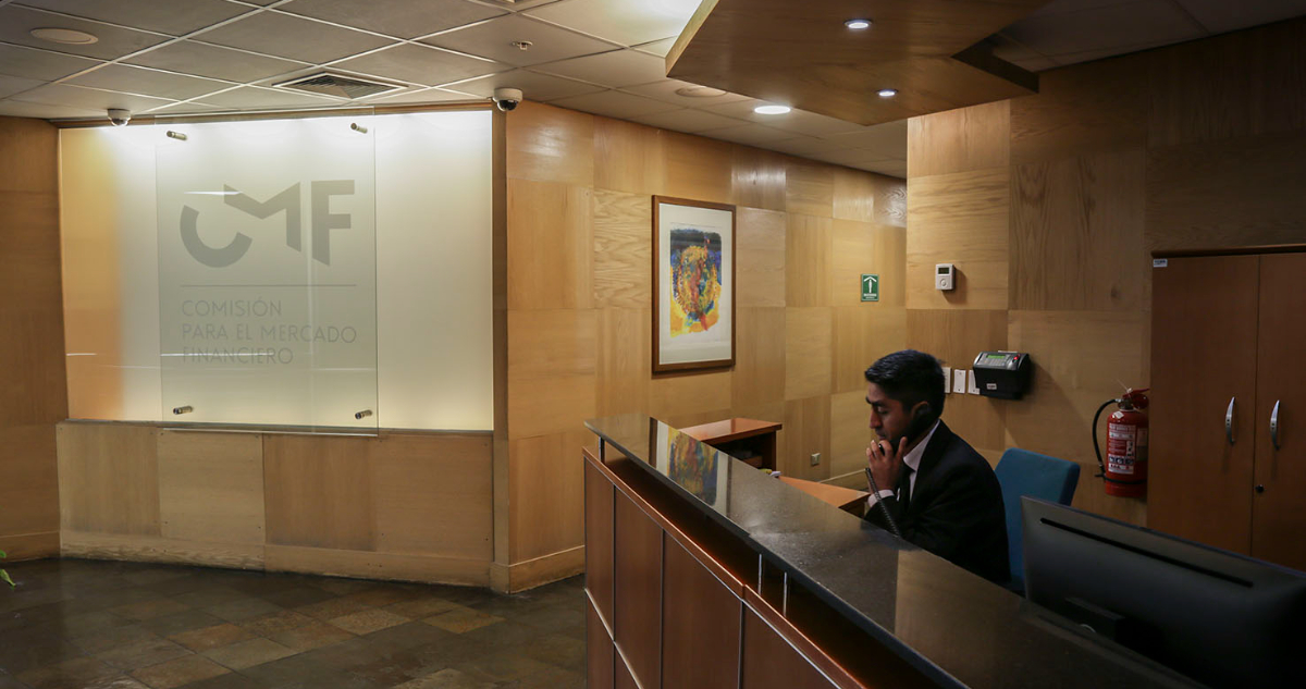 CMF multa a una compañía de seguros por falta de precisión en la entrega de su información financiera
