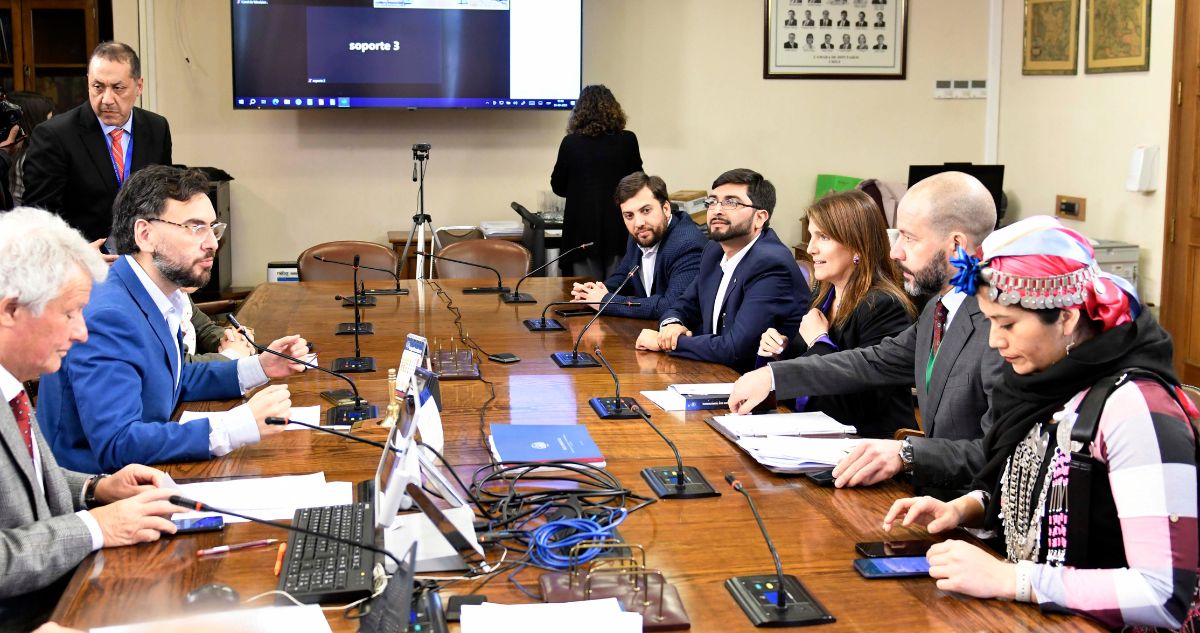 Mesa para alcanzar acuerdos en torno a enmiendas fracasó: Votaciones se retoman en comisiones