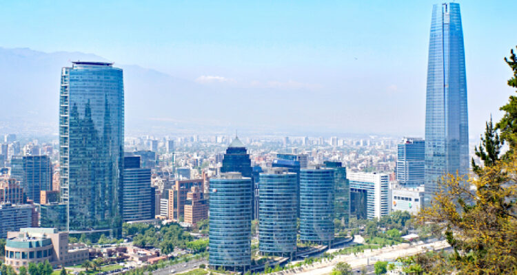 Vista de Sanhattan, el barrio financiero de Las Condes, región metropolitana