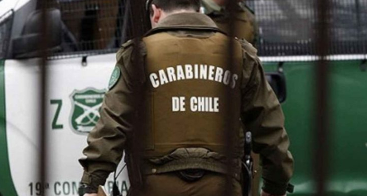 Detienen a cuatro adolescentes de 14 y 15 años que conducían auto robado en Providencia