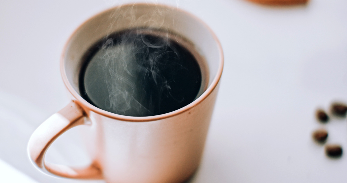 Desmitificando la sobremesa: Por qué tomar té o café después de las comidas podría ser perjudicial